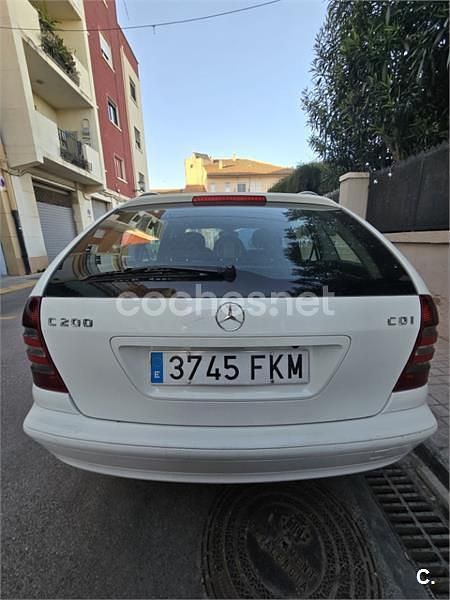 Usado Mercedes C200 Classic 122 CV (89 kW) 2007 Blanco Familiar