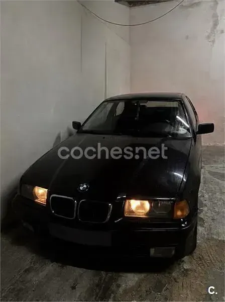 Usado BMW 316 102 CV (75 kW) 1998 Negro Berlina