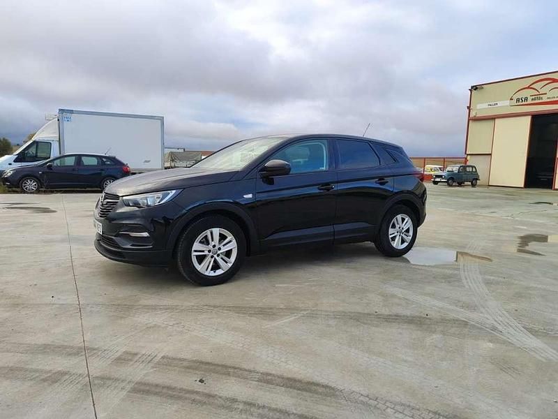 Usado Opel Grandland X Business 120 CV (88 kW) 2018 Negro SUV