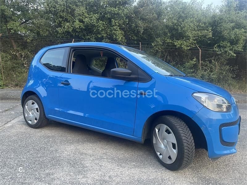 Azul Usado 2015 VW up! high up! Utilitario | 6999 € (Precio justo) - Imagen 1/2