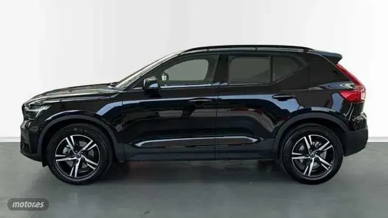 Usado Volvo XC40 Plus 2025 Negro SUV