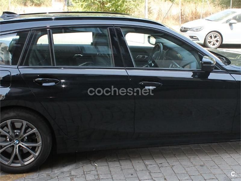 Usado BMW 330e 292 CV (214 kW) 2021 Negro Familiar