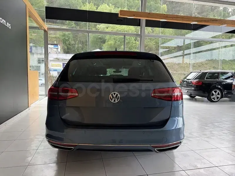 Usado VW Passat Sportline 180 CV (132 kW) 2015 Azul Familiar