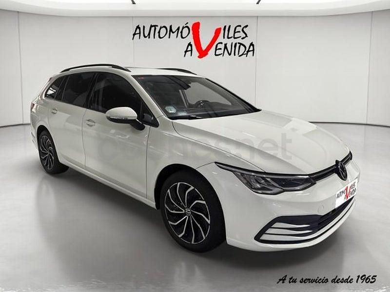 Usado VW Golf VIII Life 110 CV (80 kW) 2021 Blanco Familiar