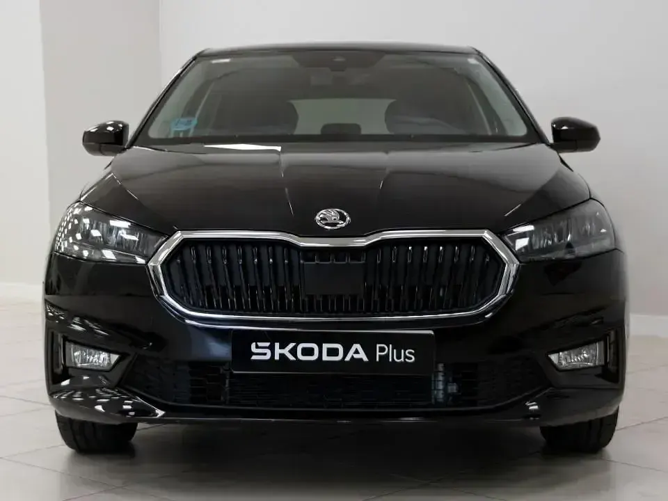 Usado Skoda Fabia Selection 115 CV (84 kW) 2025 Negro Utilitario