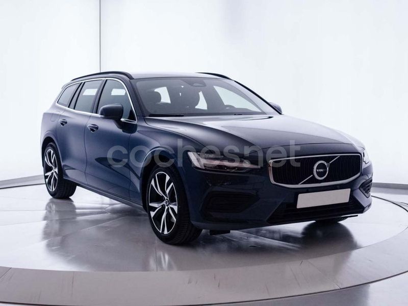 Azul Nuevo 2024 Volvo V60 Core Familiar | 44.900 € (Precio justo) - Imagen 1/4