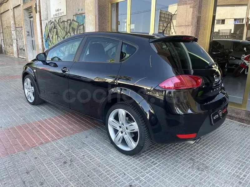Usado Seat Leon FR 140 CV (102 kW) 2012 Negro Berlina