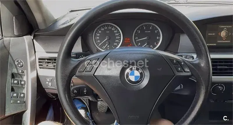 Usado BMW 520 170 CV (125 kW) 2004 Gris / plata Berlina