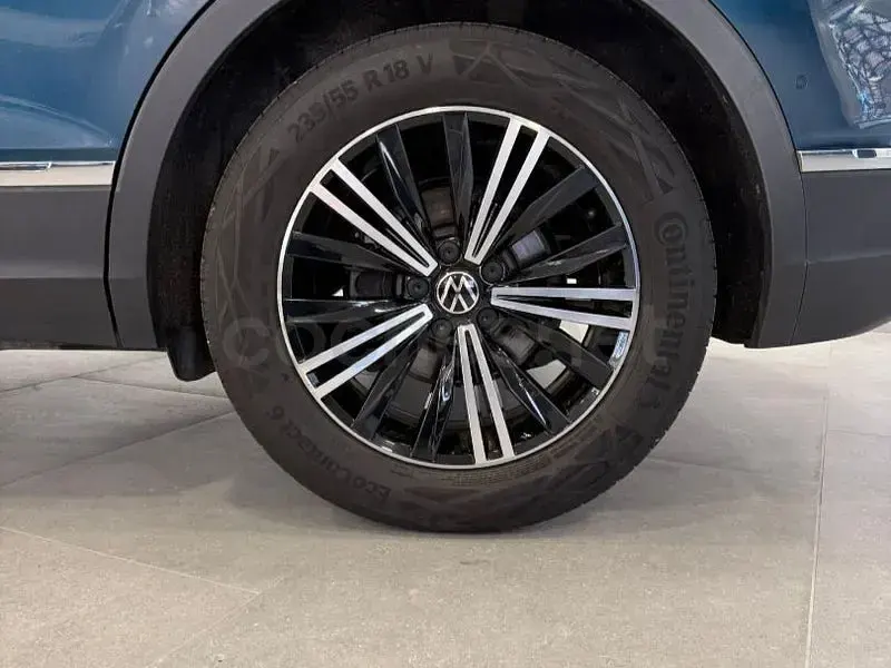 Usado VW Tiguan Life 150 CV (110 kW) 2021 Azul SUV