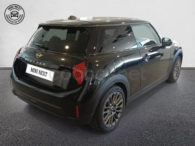 Usado Mini Cooper 114 kW (156 CV) 2025 Negro Utilitario