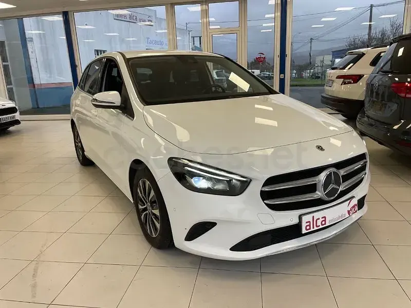 Usado Mercedes B200 150 CV (110 kW) 2021 Blanco Monovolumen