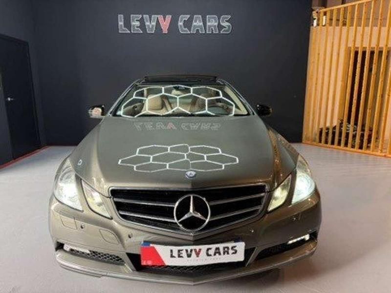 Usado Mercedes E350 Elegance 231 CV (169 kW) 2009 Beige Coupe