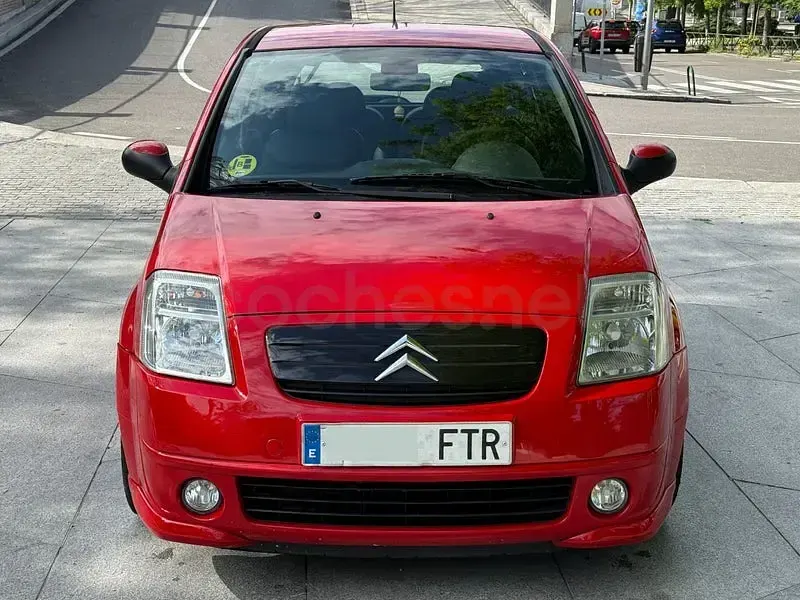 Usado Citroën C2 VTR Sport 70 CV (51 kW) 2007 Rojo Utilitario