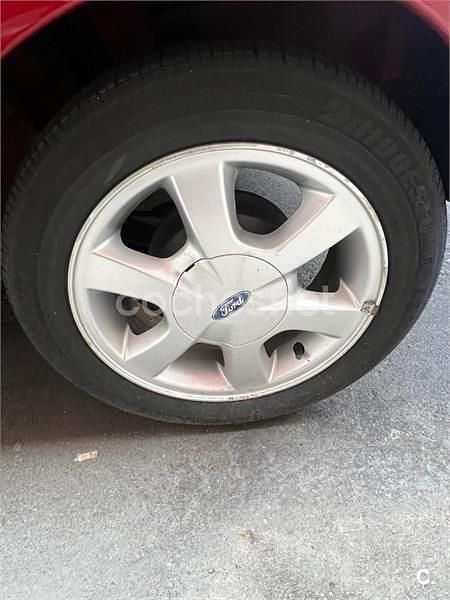 Usado Ford Ka 60 CV (44 kW) 1999 Rojo Berlina
