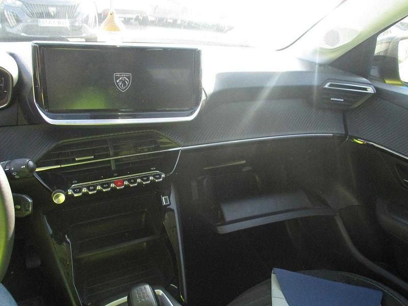 Usado Peugeot 208 Active 75 CV (55 kW) 2024 Verde Utilitario