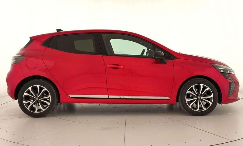 Usado Renault Clio V Techno 99 CV (72 kW) 2025 Rojo Utilitario