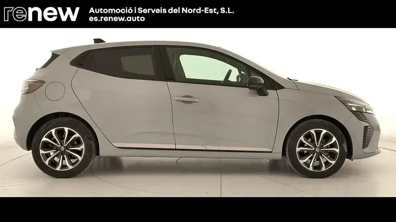 Usado Renault Clio V Techno 115 CV (84 kW) 2025 Gris Berlina