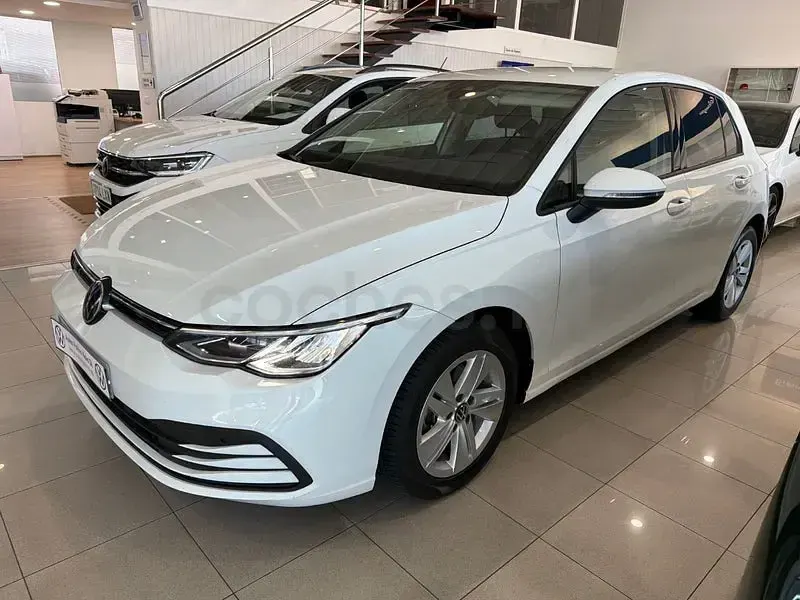 Usado VW Golf VIII Life 130 CV (95 kW) 2023 Blanco Berlina