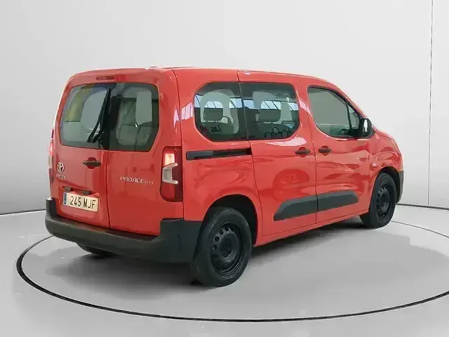 Usado Toyota Proace Verso City 131 CV (96 kW) 2023 Blanco Familiar