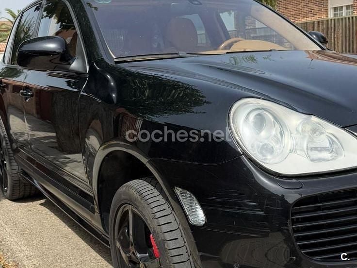 Usado Porsche Cayenne Turbo S 521 CV (383 kW) 2006 Negro SUV