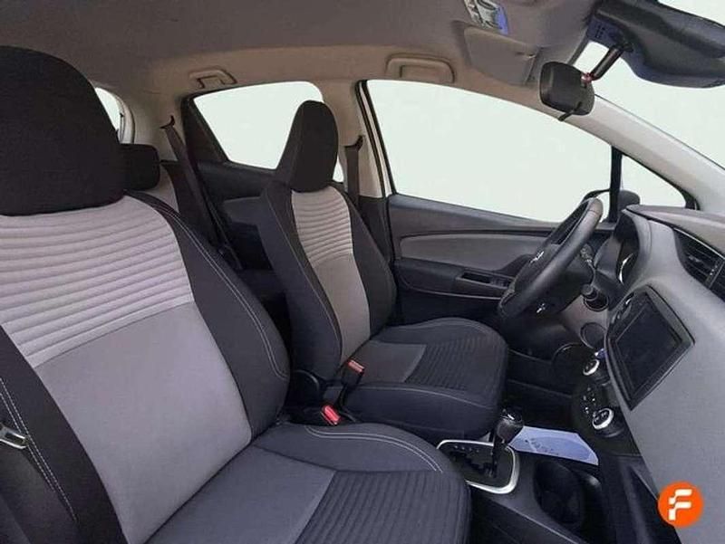 Blanco Usado 2020 Toyota Yaris Hybrid Active Utilitario | 15.990 € (Precio justo) - Imagen 1/4