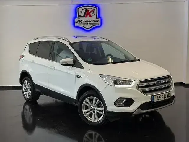 Usado Ford Kuga Trend+ 120 CV (88 kW) 2019 Blanco SUV