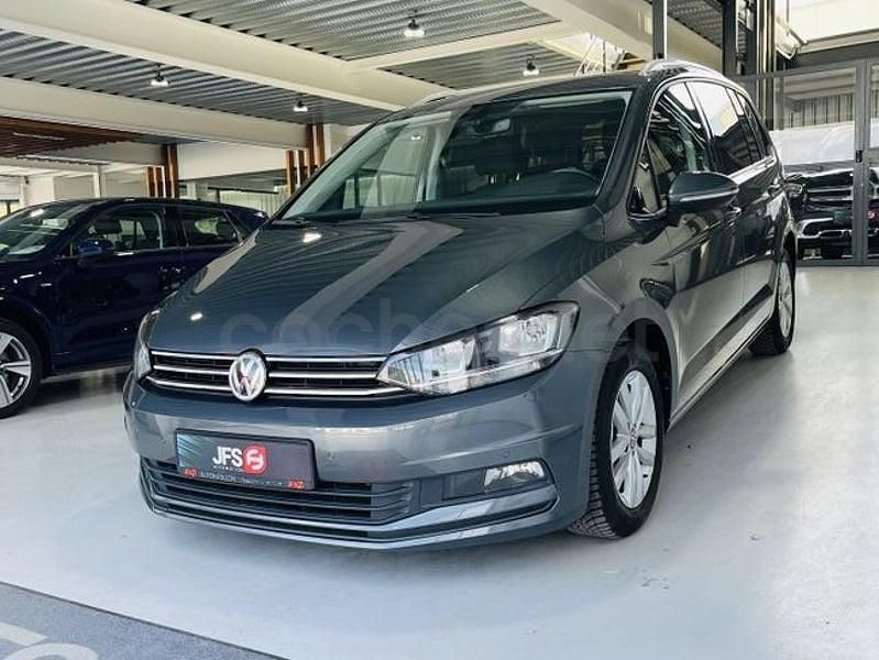 Usado VW Touran Edition 115 CV (84 kW) 2019 Gris / plata Monovolumen