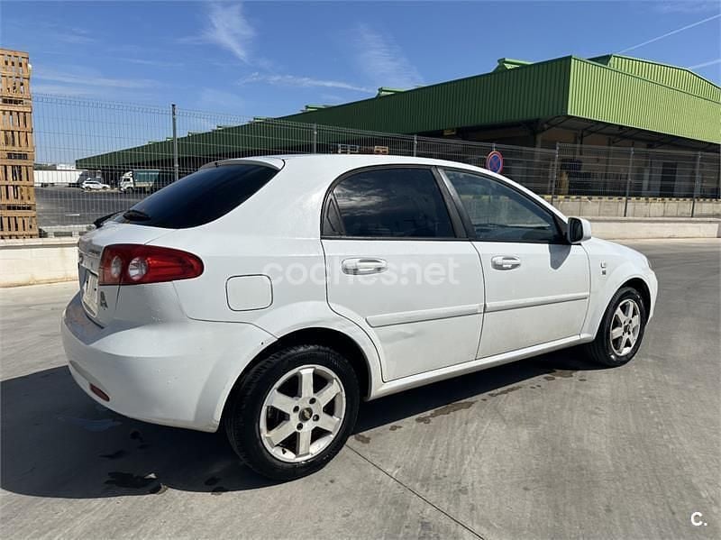 Blanco Usado 2011 Chevrolet Lacetti SE Berlina | 2799 € (Super precio) - Imagen 1/3