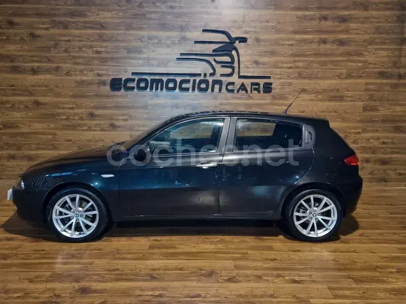 Usado Alfa Romeo 147 105 CV (77 kW) 2007 Negro Utilitario