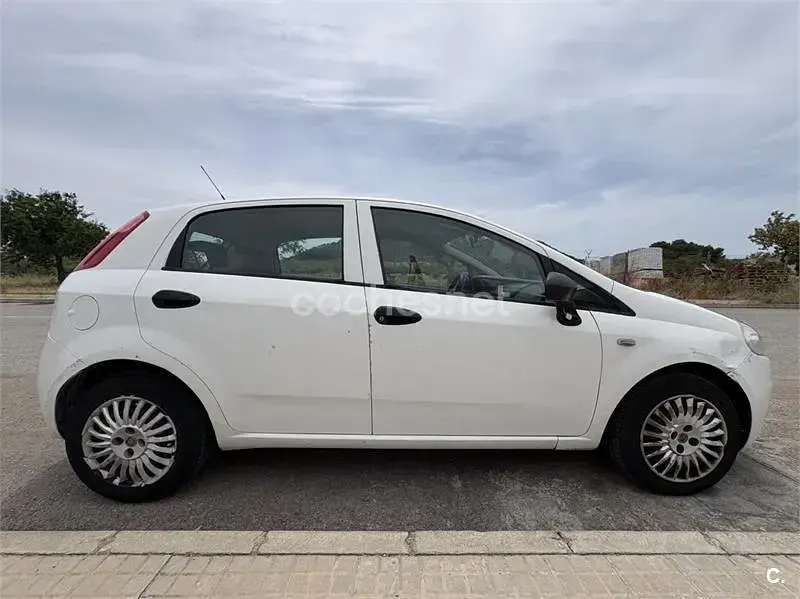 Usado Fiat Grande Punto Active 77 CV (56 kW) 2008 Blanco Utilitario