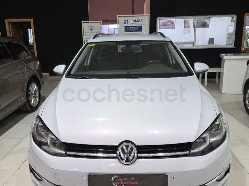 Usado VW Golf VII 115 CV (84 kW) 2018 Gris / plata Familiar