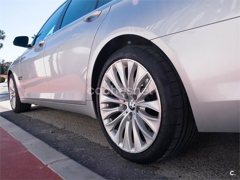 Usado BMW 740 320 CV (235 kW) 2015 Gris / plata Berlina