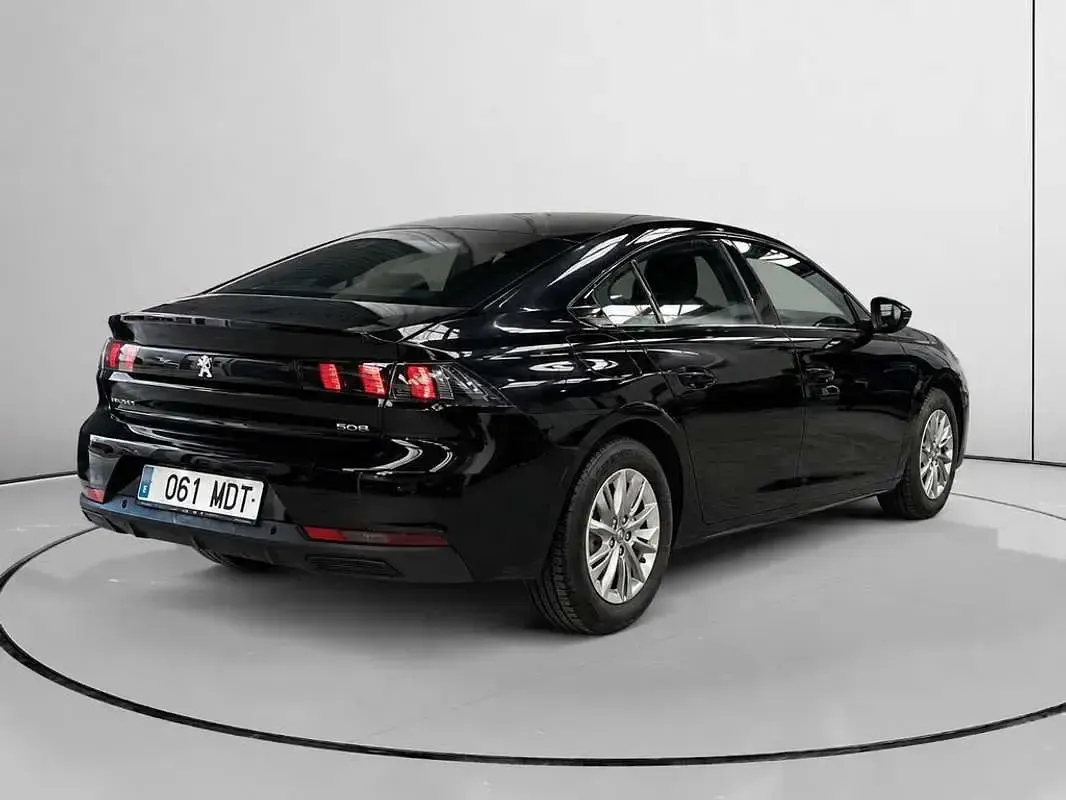 Usado Peugeot 508 Active 131 CV (96 kW) 2023 Negro Berlina