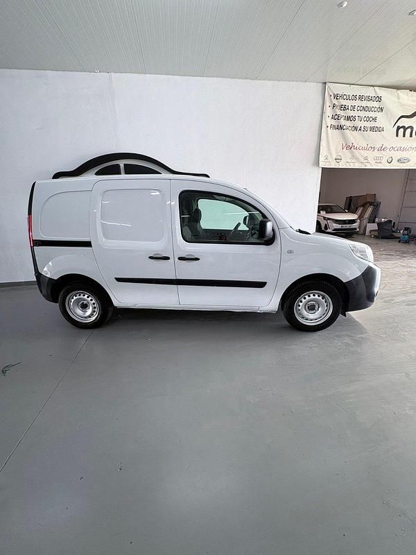 Begagnad Renault Kangoo 75 HK (55 kW) 2018 Vit Minibuss