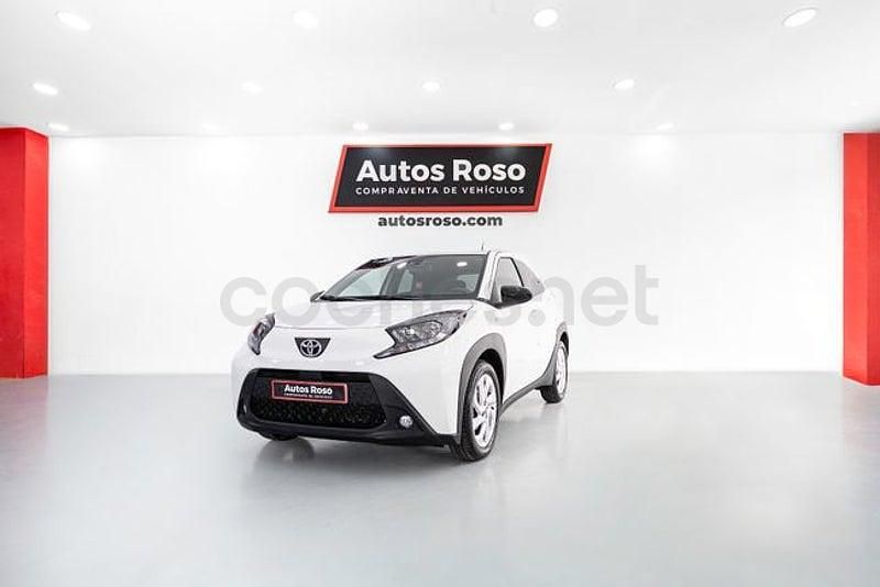 Usado Toyota Aygo X Play 72 CV (52 kW) 2025 Blanco SUV