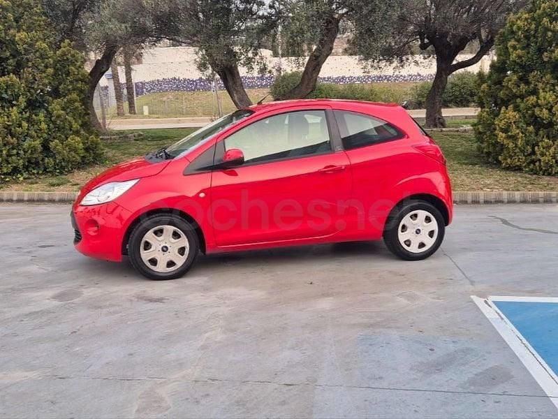 Usado Ford Ka 69 CV (50 kW) 2015 Rojo Berlina