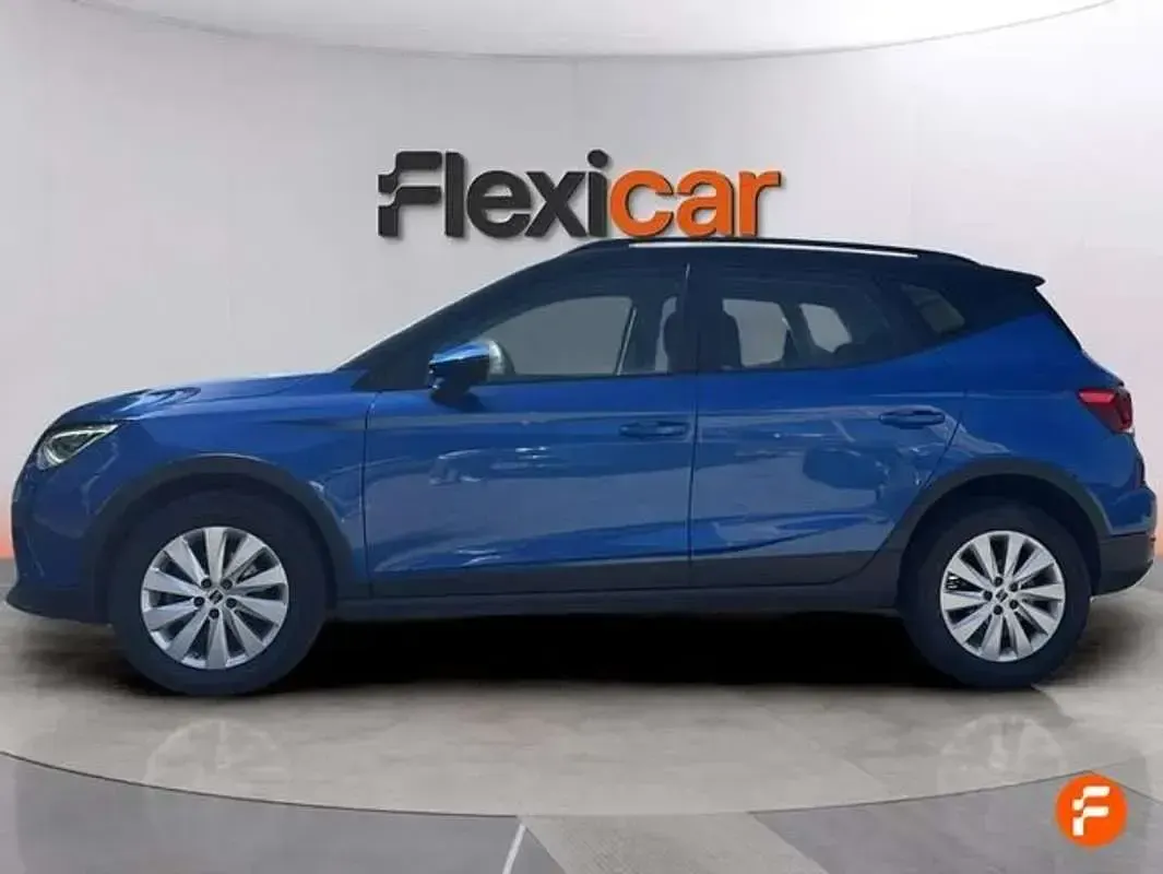 Usado Seat Arona Reference 95 CV (69 kW) 2024 Azul SUV
