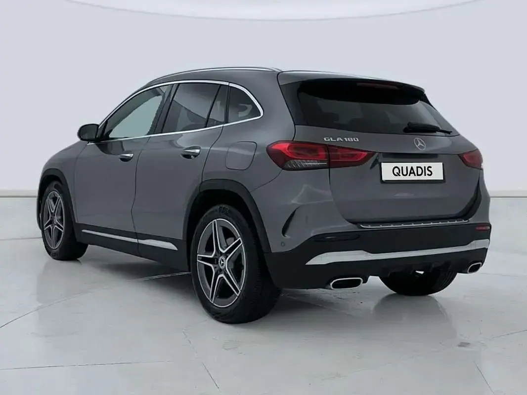 Usado Mercedes GLA180 136 CV (100 kW) 2022 Gris SUV