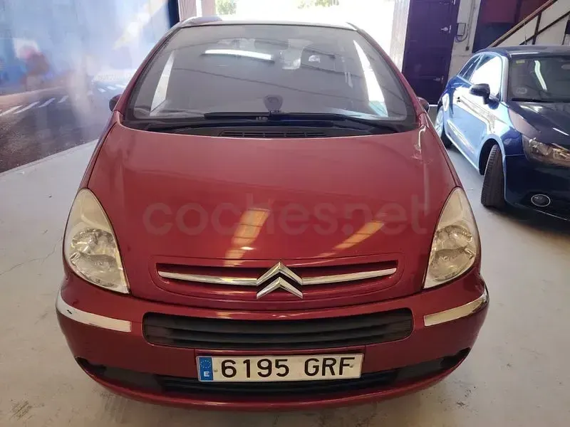 Usado Citroën Xsara Picasso 92 CV (67 kW) 2009 Granate Monovolumen