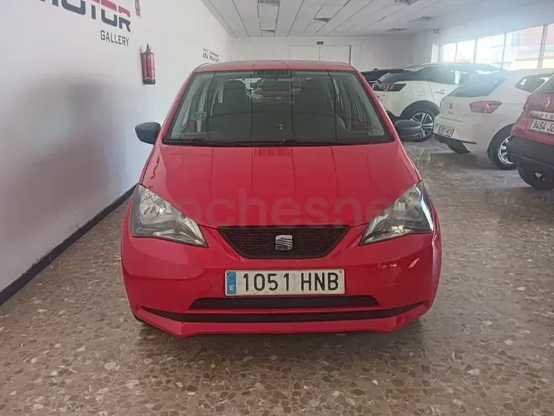 Usado Seat Mii Reference 60 CV (44 kW) 2013 Rojo Utilitario
