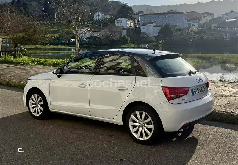 Usado Audi A1 Sportback Ambition 90 CV (66 kW) 2014 Blanco Utilitario