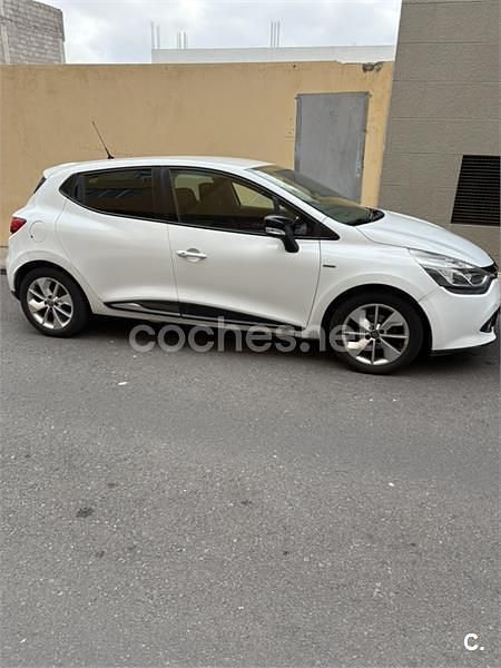 Usado Renault Clio IV LIMITED 75 CV (55 kW) 2016 Blanco Berlina