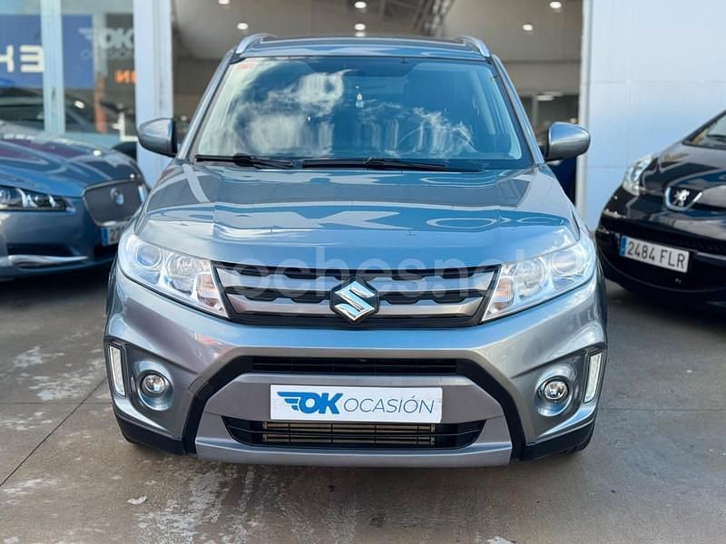 Usado Suzuki Vitara 120 CV (88 kW) 2017 Gris / plata SUV