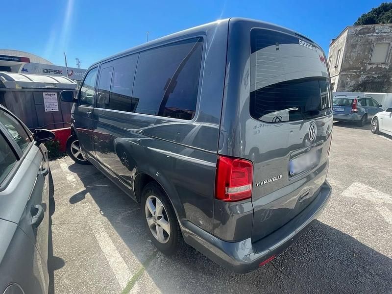 Gris Usado 2009 VW Caravelle Trendline Monovolumen | 17.500 € (Super precio) - Imagen 1/4