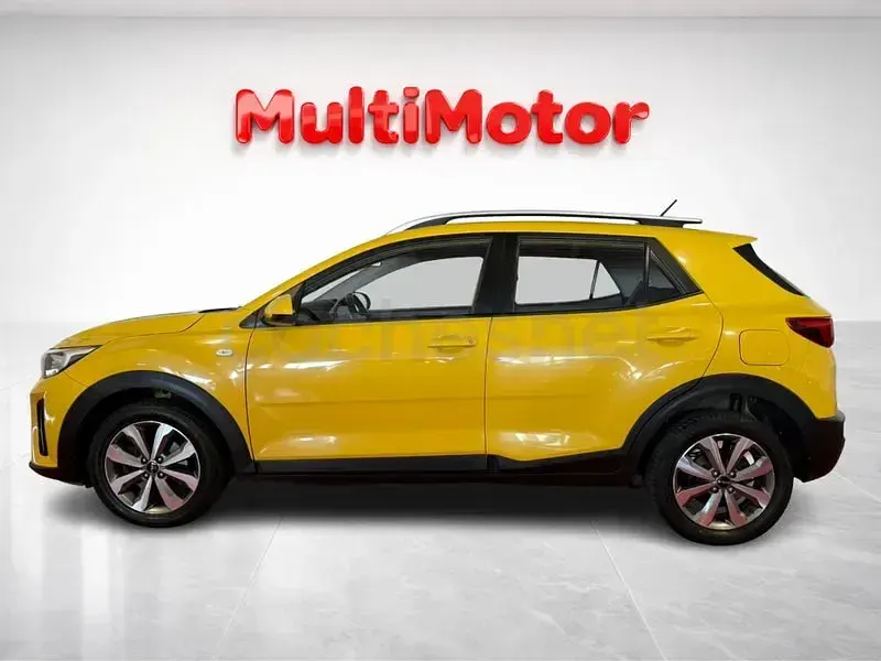 Usado Kia Stonic 100 CV (73 kW) 2023 Amarillo SUV