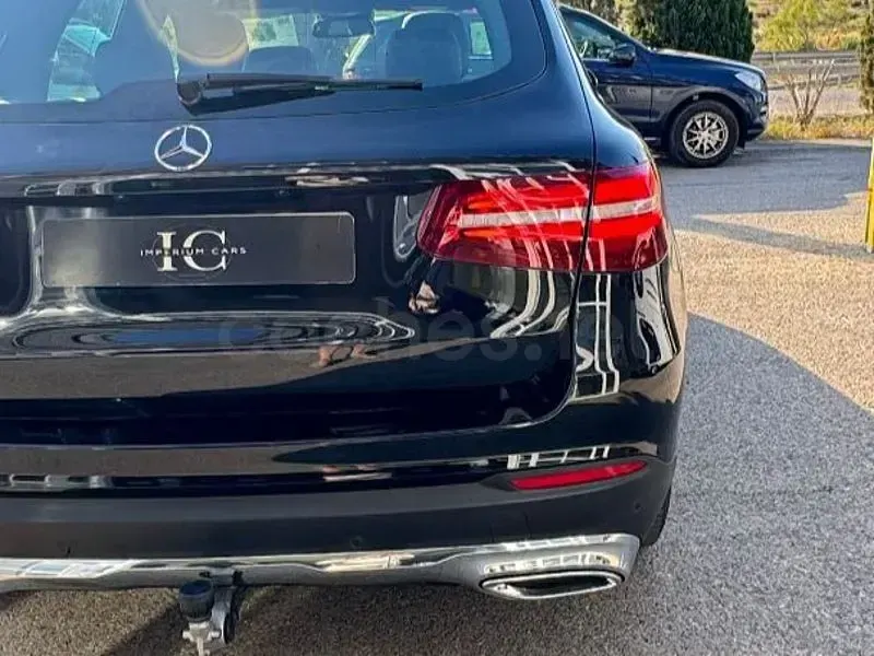 Usado Mercedes GLC220 170 CV (125 kW) 2018 Negro SUV