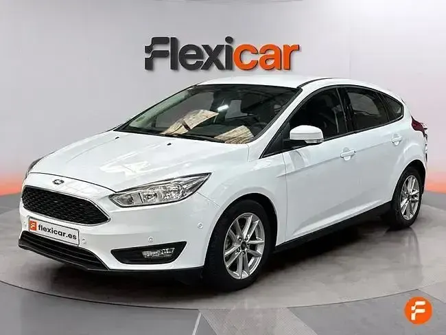 Usado Ford Focus Trend 125 CV (91 kW) 2018 Blanco