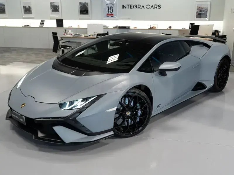 Usado Lamborghini Huracán 640 CV (470 kW) 2024 Gris / plata Coupe