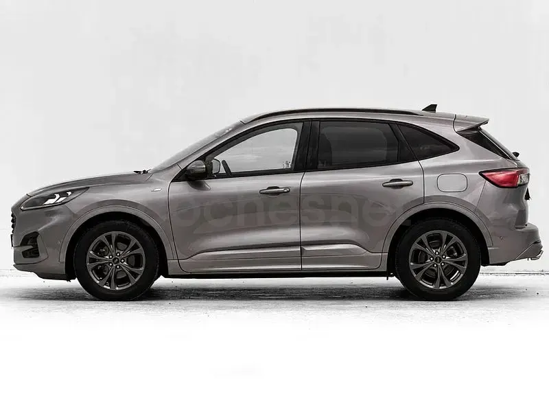 Usado Ford Kuga ST-Line 190 CV (139 kW) 2022 Gris / plata SUV