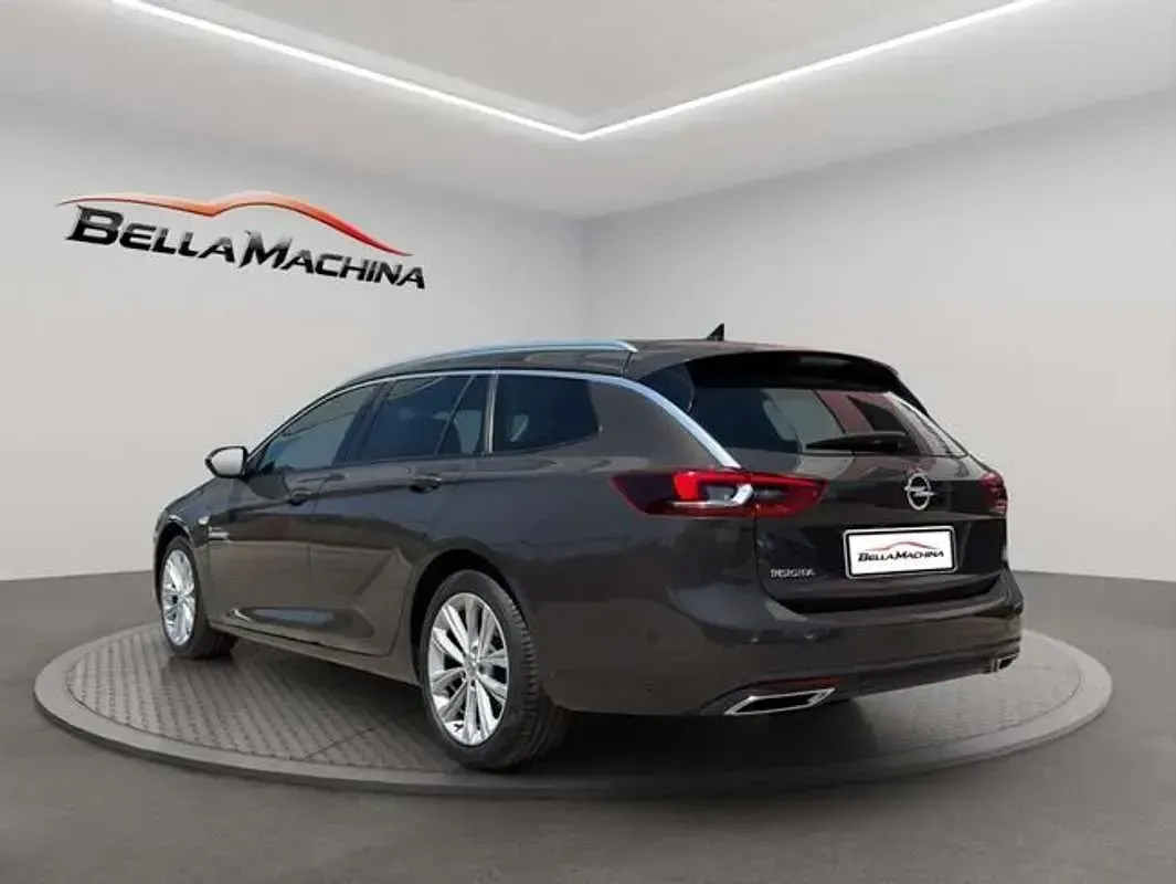 Usado Opel Insignia Business Elegance 174 CV (127 kW) 2021 Negro Familiar